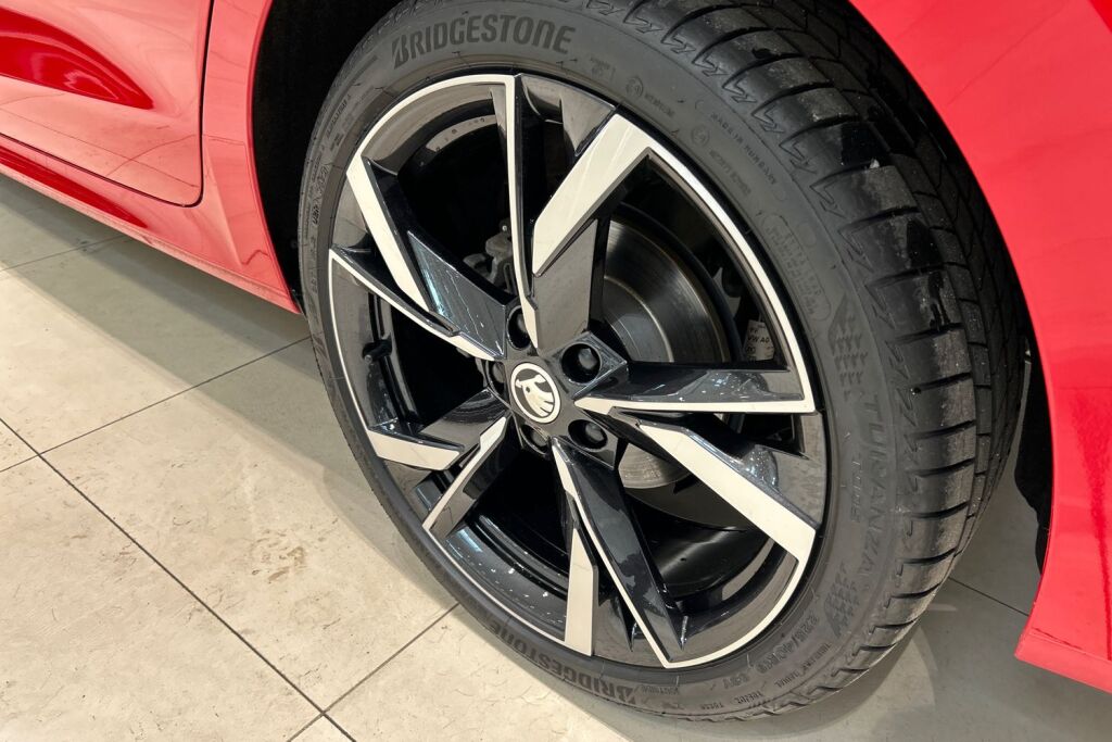 SKODA Octavia 2024 1.4 TSI PHEV SportLine iV DSG Autom.
