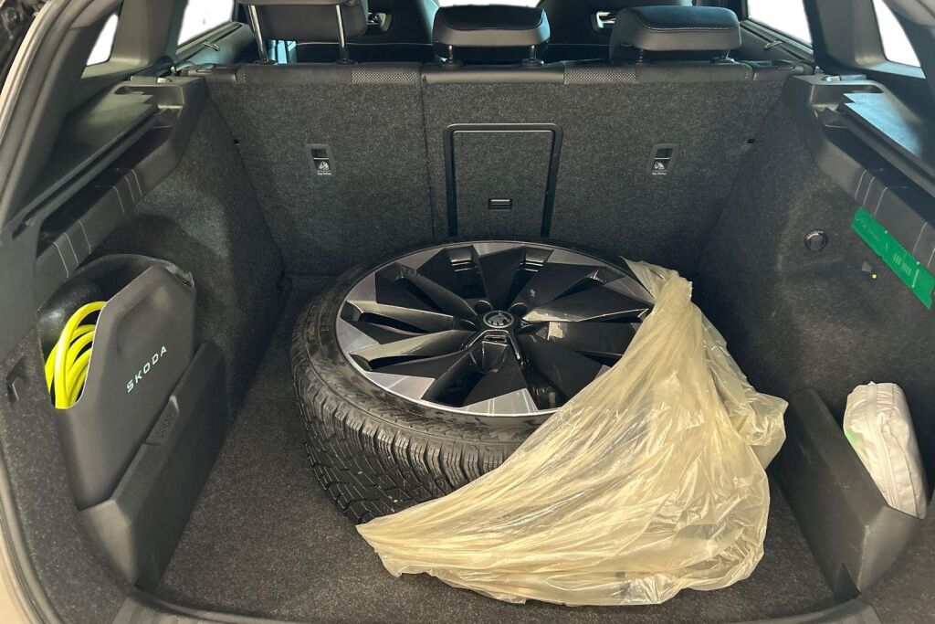 Skoda Enyaq 2025 85 SportLine Business