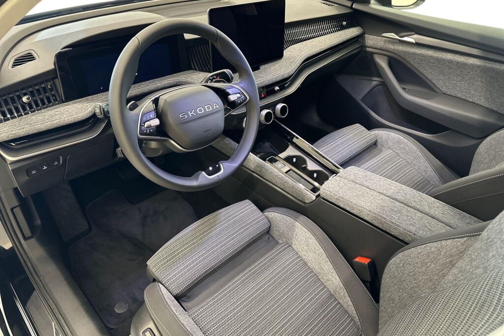 Skoda Superb 2026 1.5 TSI PHEV Style Explore DSG Autom.