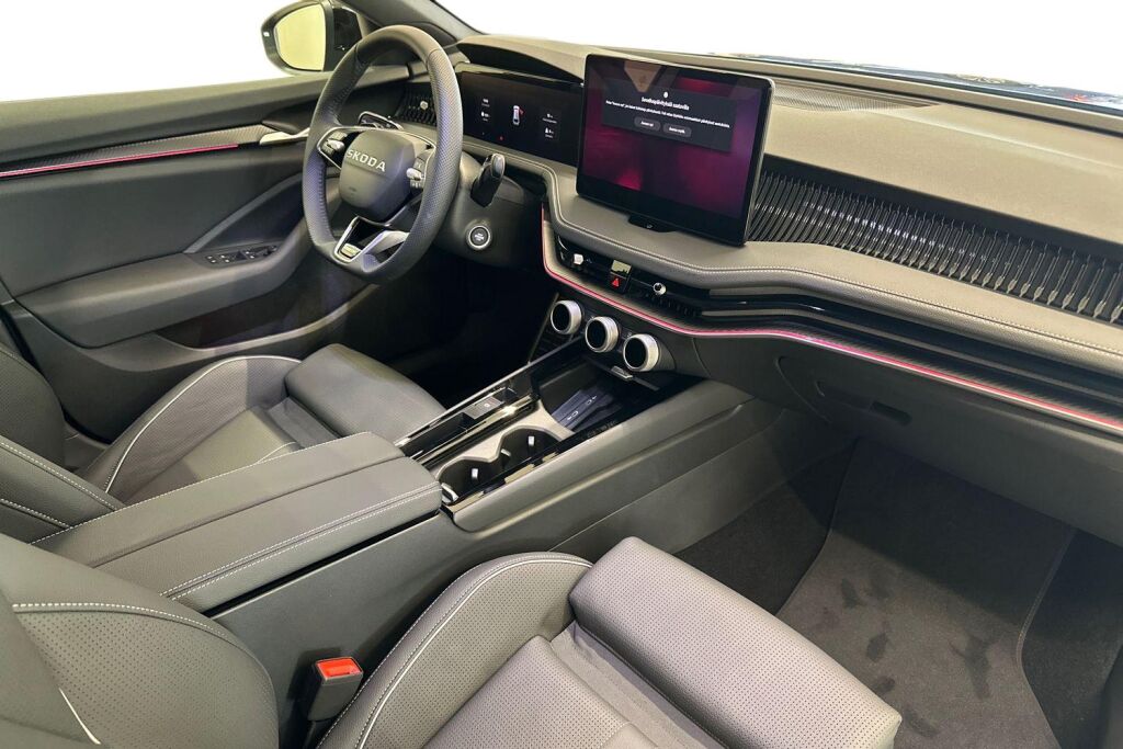 Skoda Superb 2026 Combi 1.5 TSI PHEV SportLine Explore DSG Autom.