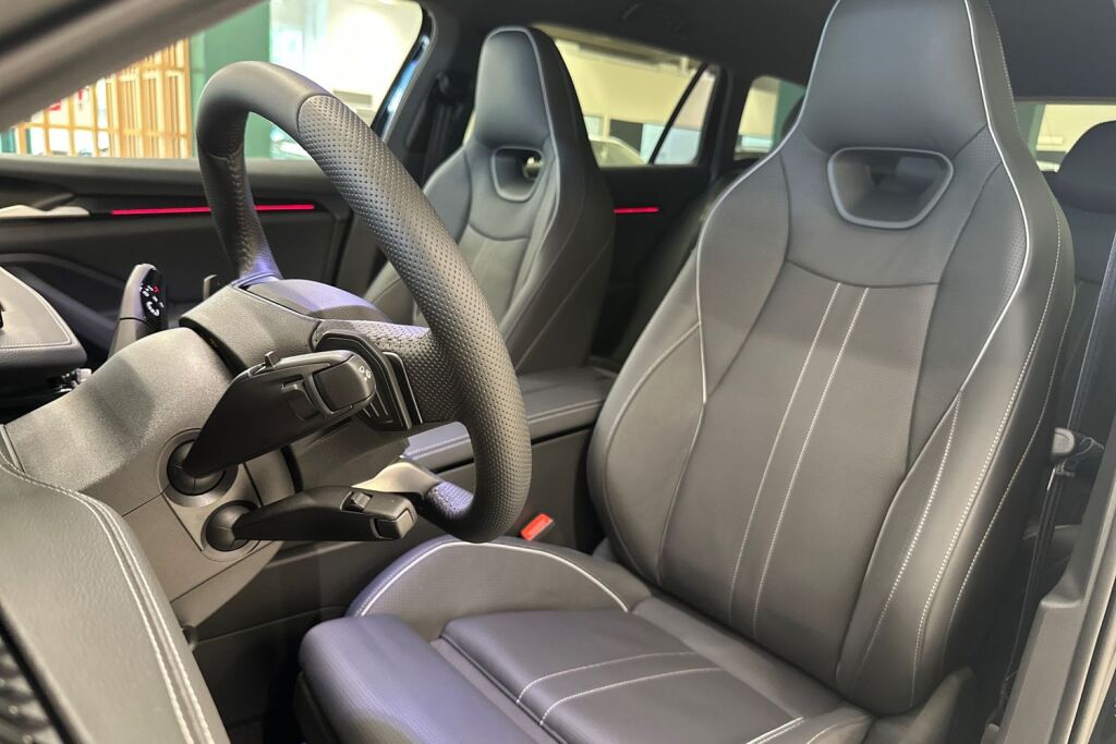 Skoda Superb 2026 Combi 1.5 TSI PHEV SportLine Explore DSG Autom.
