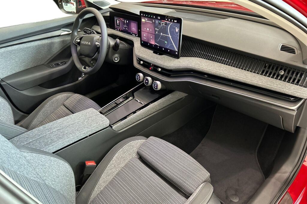 Skoda Superb 2026 Combi 1.5 TSI PHEV Style Explore DSG Autom.