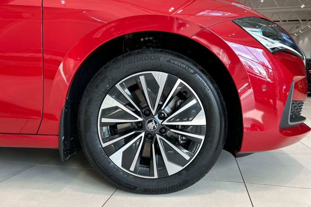 Skoda Superb 2026 Combi 1.5 TSI PHEV Style Explore DSG Autom.