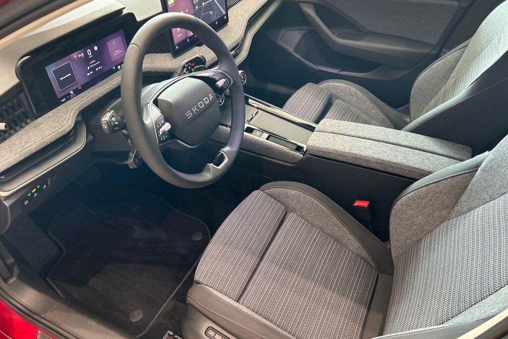 Skoda Superb 2026 Combi 1.5 TSI PHEV Style Explore DSG Autom.