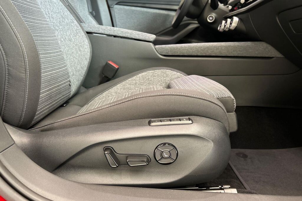 Skoda Superb 2026 Combi 1.5 TSI PHEV Style Explore DSG Autom.