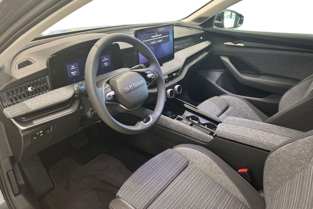 Skoda Superb 2026 Combi 1.5 TSI PHEV Style Explore DSG Autom.