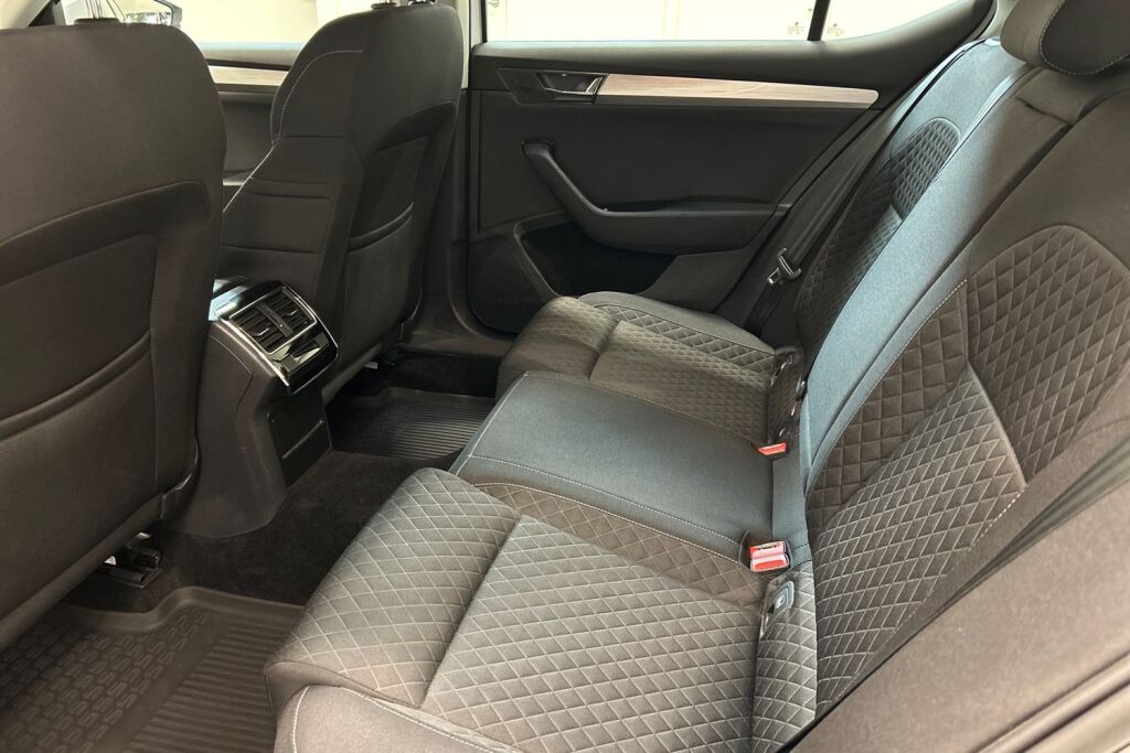 Skoda Superb 2020 1,6 TDI Ambition DSG Autom.
