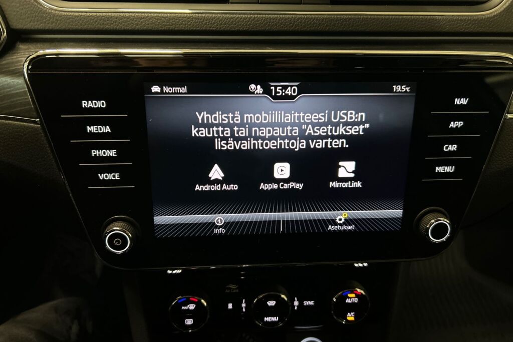 SKODA SUPERB 2022 Combi 1.4 TSI PHEV Style iV DSG Autom.