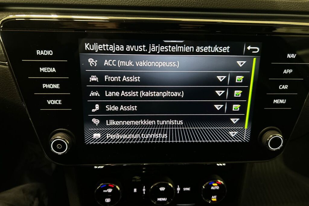 SKODA SUPERB 2022 Combi 1.4 TSI PHEV Style iV DSG Autom.