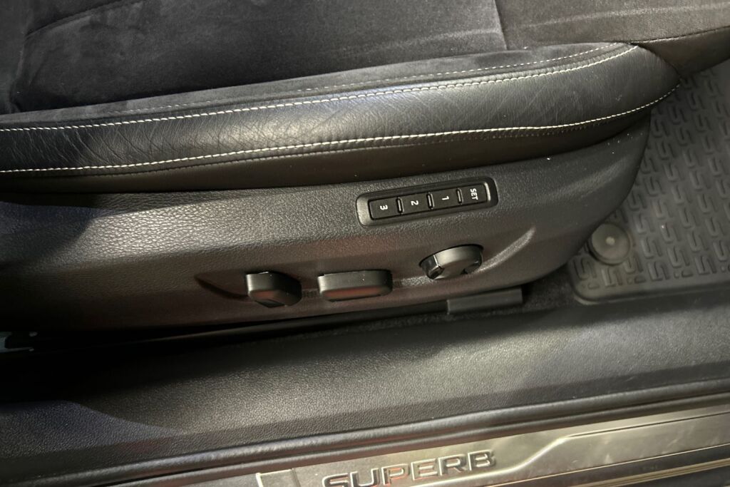 SKODA SUPERB 2022 Combi 1.4 TSI PHEV Style iV DSG Autom.