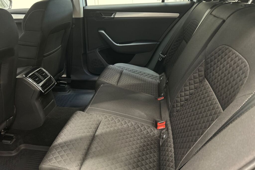 Skoda Superb 2023 Combi 1.5 TSI ACT Ambition BusinessLine DSG Autom.