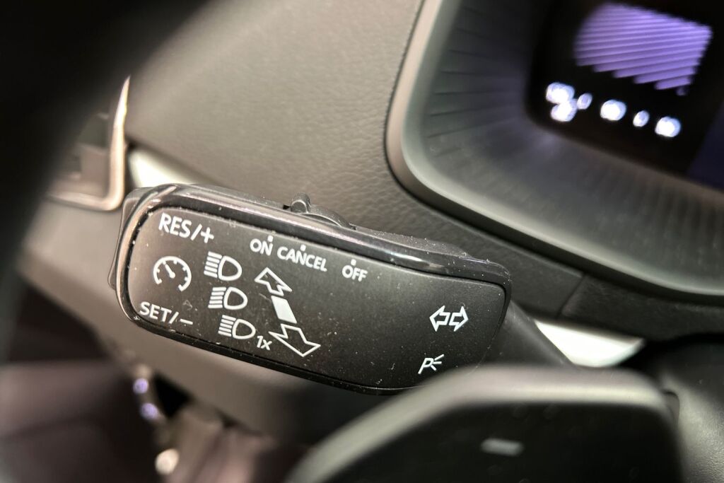 Skoda Karoq 2023 1.5 TSI Ambition DSG Autom.