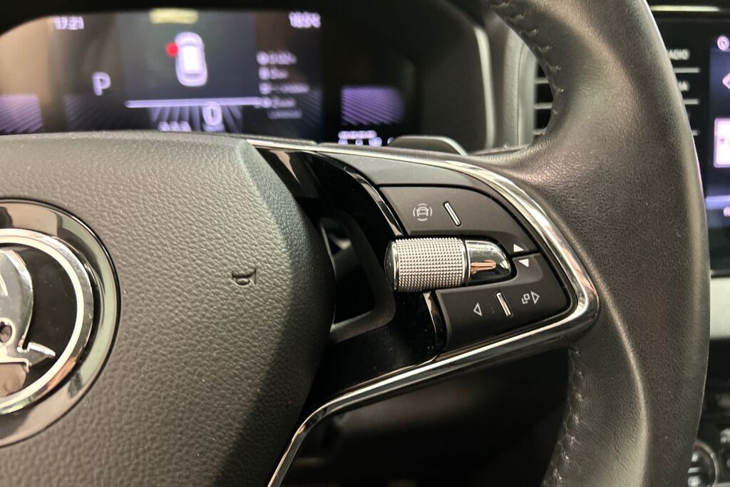 Skoda Karoq 2023 1.5 TSI Ambition DSG Autom.