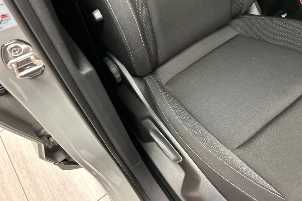 Skoda Karoq 2023 1.5 TSI Ambition DSG Autom.