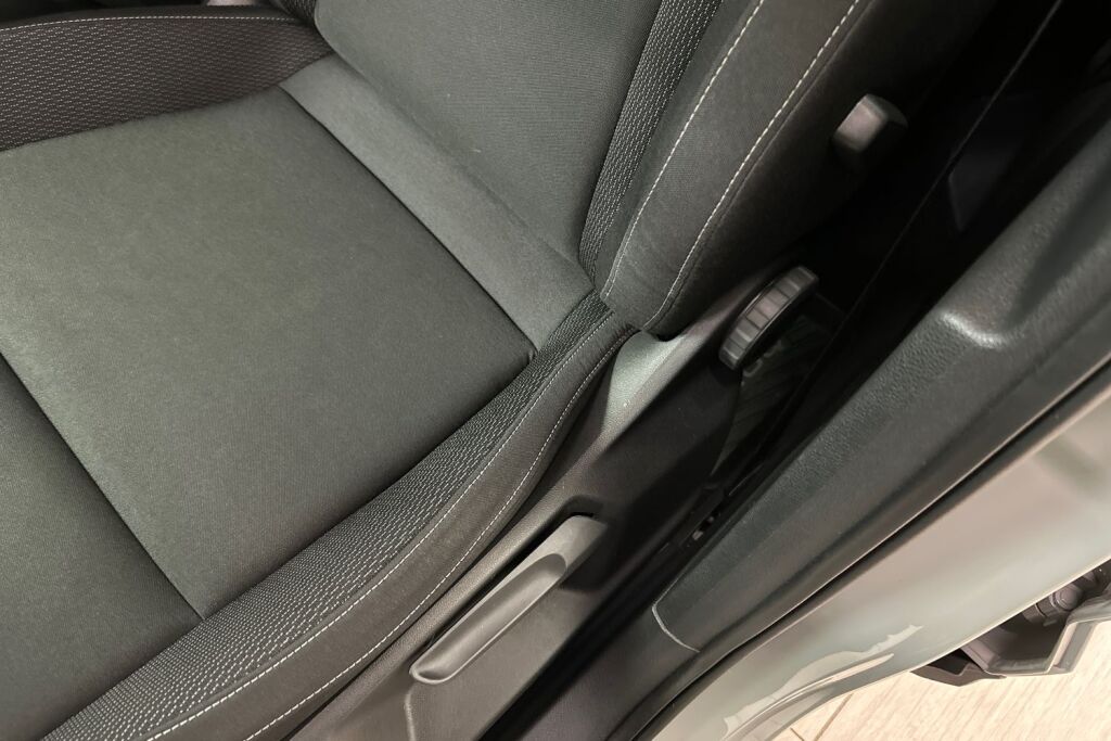 Skoda Karoq 2023 1.5 TSI Ambition DSG Autom.