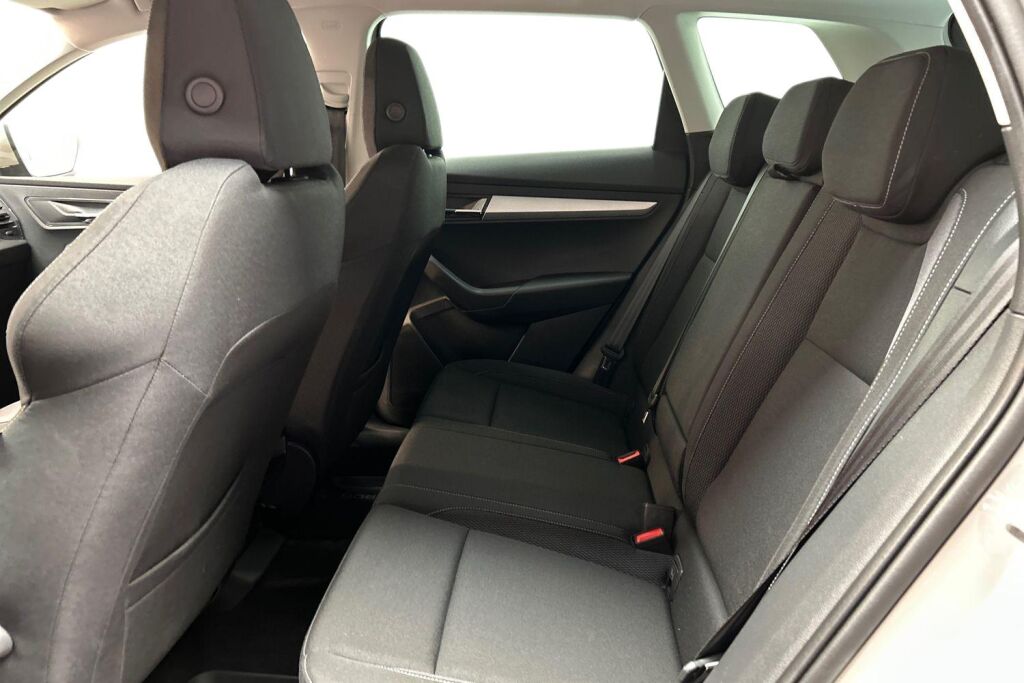 Skoda Karoq 2023 1.5 TSI Ambition DSG Autom.