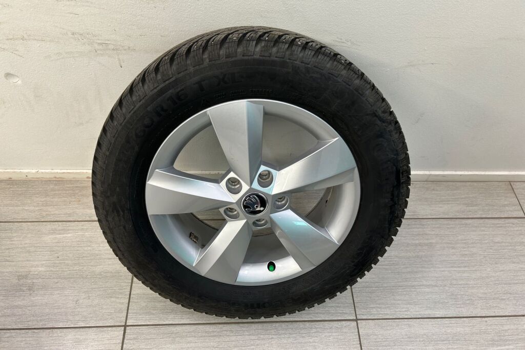 Skoda Karoq 2023 1.5 TSI Ambition DSG Autom.