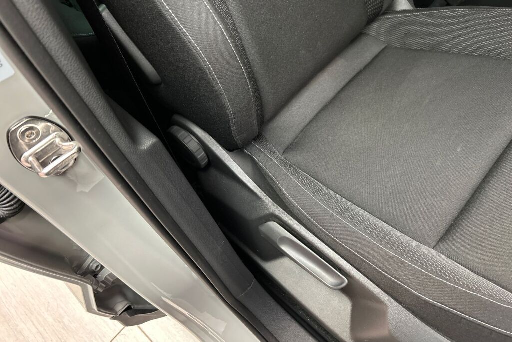 Skoda Karoq 2023 1.5 TSI Ambition DSG Autom.