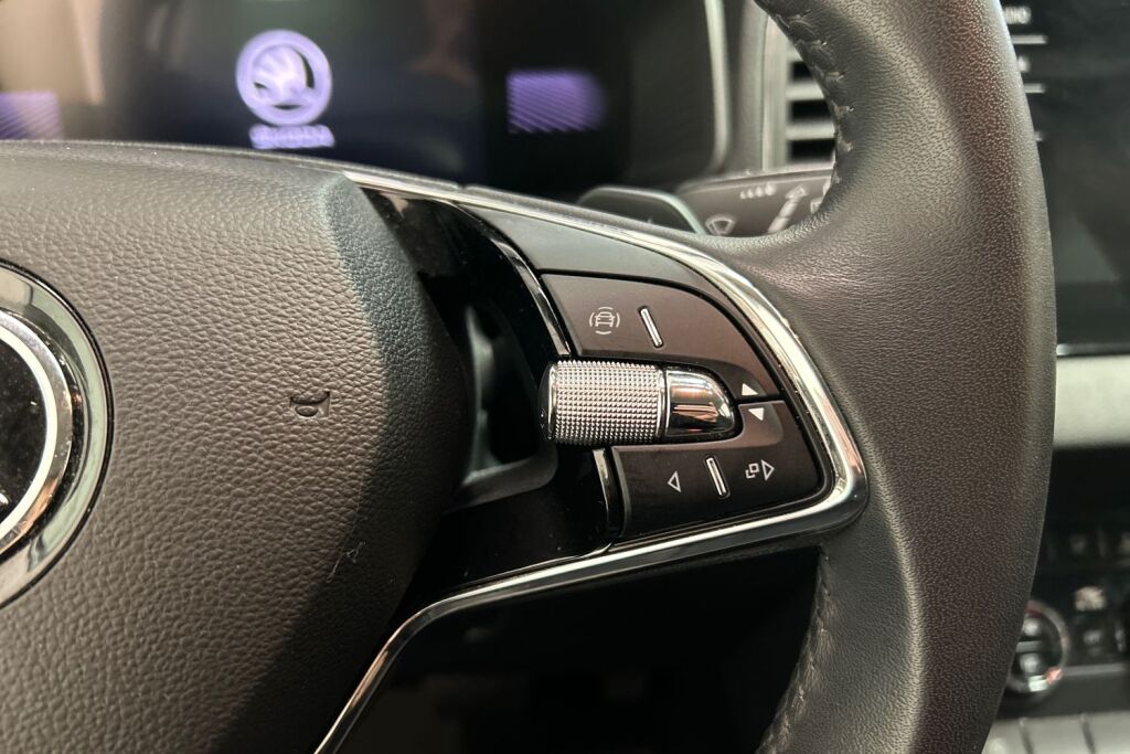 Skoda Karoq 2023 1.5 TSI Ambition DSG Autom.