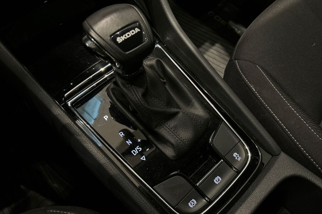 Skoda Karoq 2023 1.5 TSI Ambition DSG Autom.