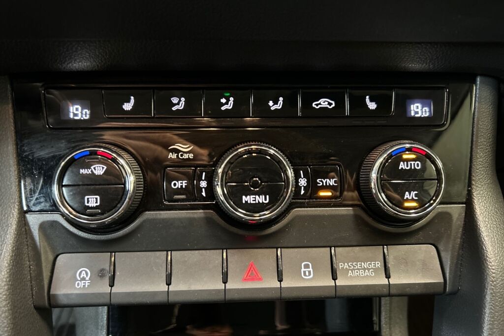 Skoda Karoq 2023 1.5 TSI Ambition DSG Autom.