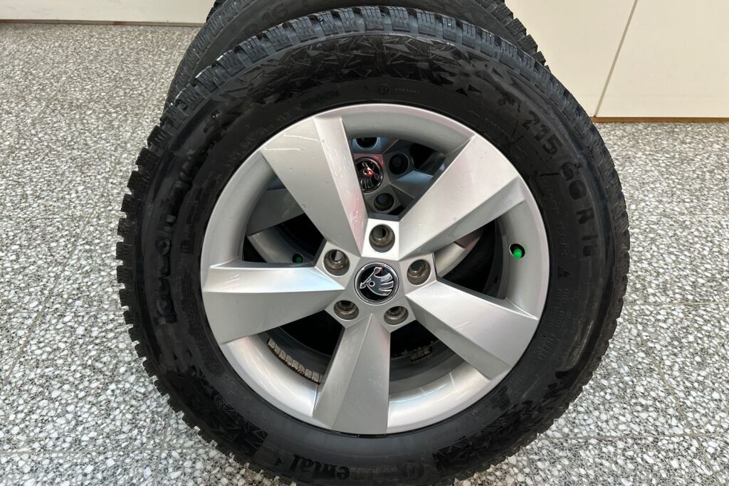 Skoda Karoq 2023 1.5 TSI Ambition DSG Autom.