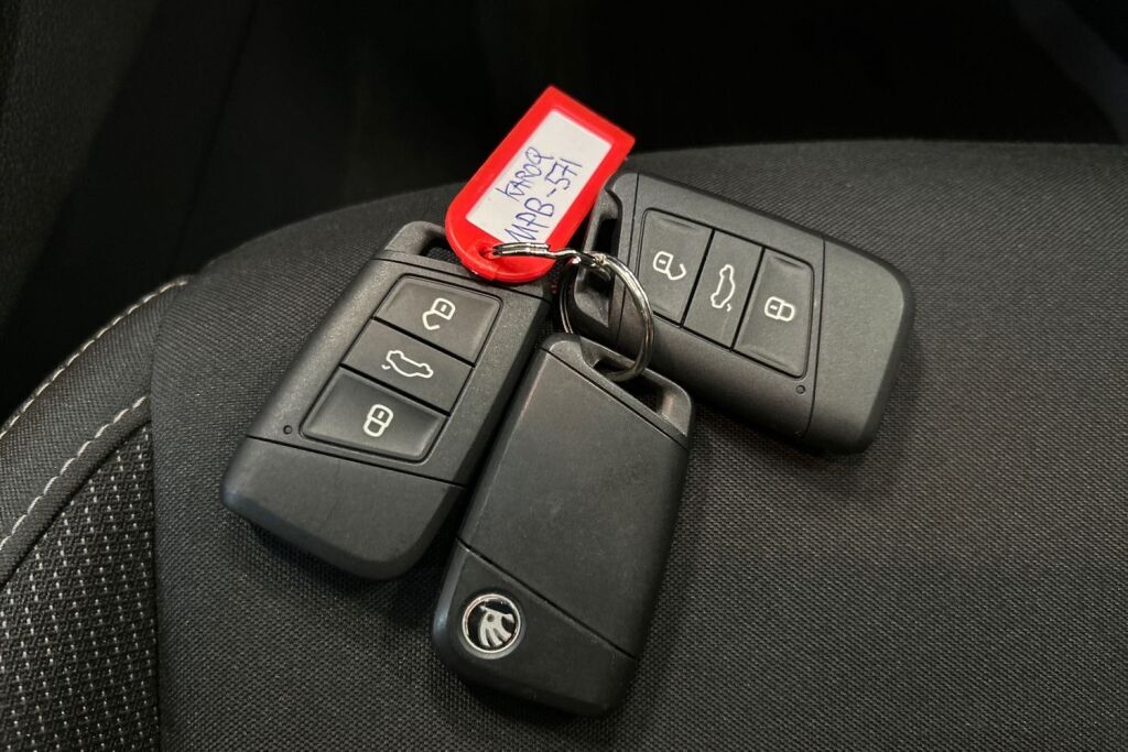 Skoda Karoq 2023 1.5 TSI Ambition DSG Autom.