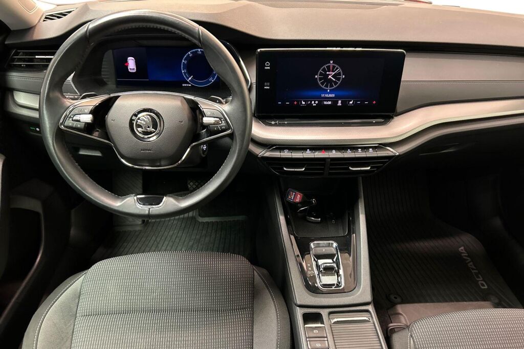 SKODA Octavia 2023 Combi 1.5 TSI Ambition eTEC DSG Autom.