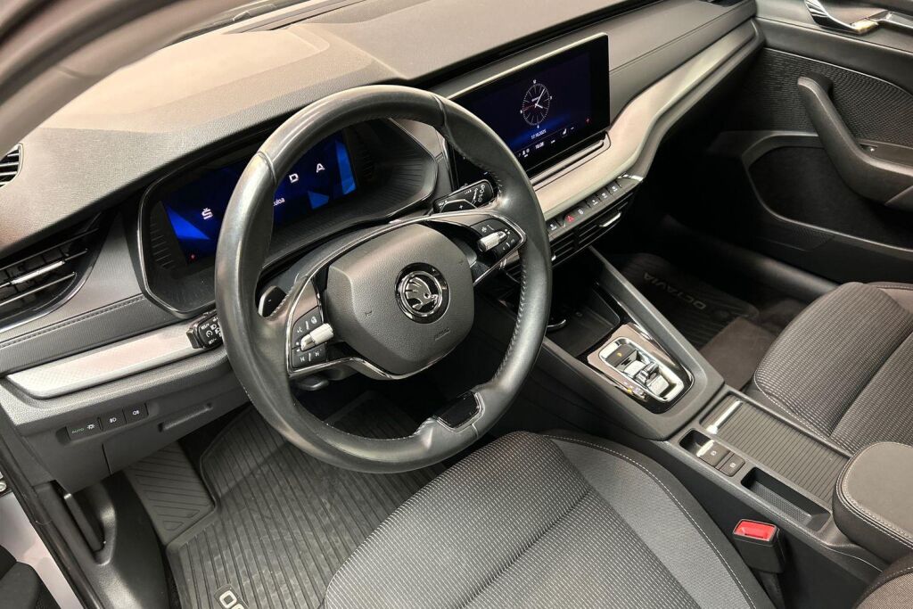 SKODA Octavia 2023 Combi 1.5 TSI Ambition eTEC DSG Autom.