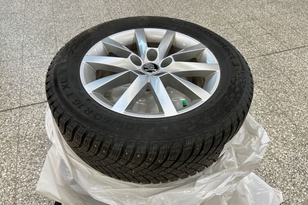 Skoda Kamiq 2023 1.5 TSI Ambition DSG Autom.