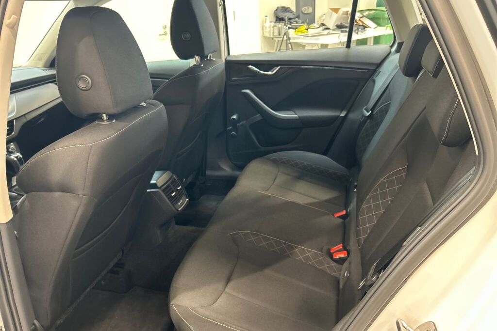 SKODA Kamiq 2023 1.5 TSI Ambition DSG Autom.