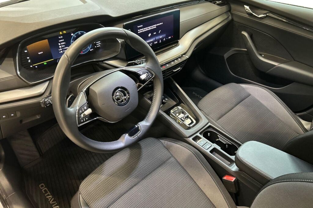 Skoda Octavia 2023 Combi 1.5 TSI Ambition eTEC DSG Autom.