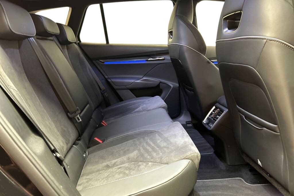 Skoda Enyaq 2024 80x 4x4 SportLine Business iV