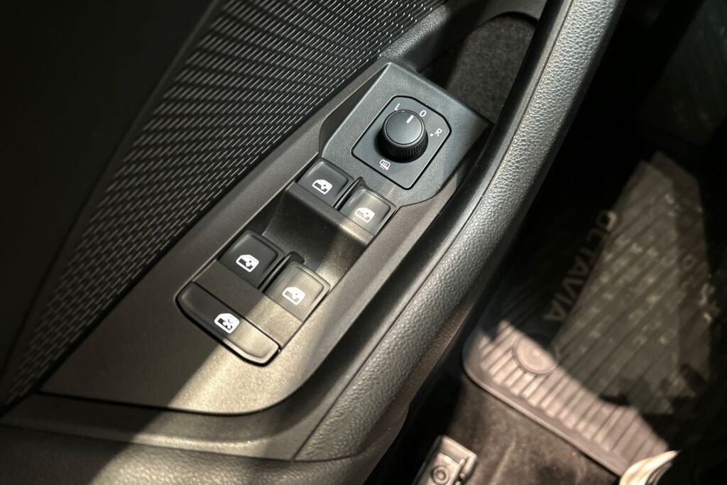 Skoda Octavia 2023 Combi 1.4 TSI PHEV Ambition iV DSG Autom.