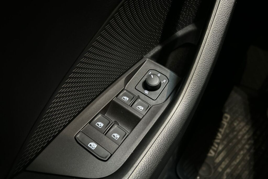 Skoda Octavia 2023 Combi 1.4 TSI PHEV Ambition iV DSG Autom.
