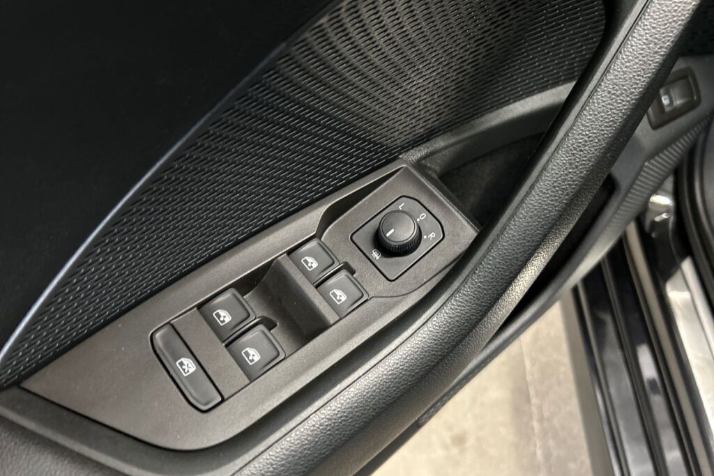 SKODA Octavia 2024 Combi 1.4 TSI PHEV Ambition iV DSG Autom.