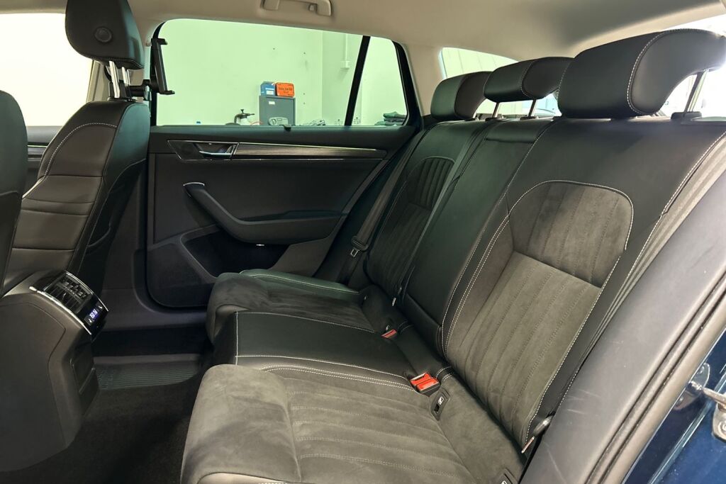 Skoda Superb 2023 Combi 1.4 TSI PHEV Style iV BusinessLine DSG Autom.