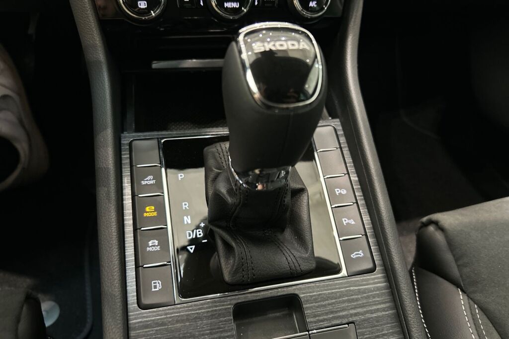 Skoda Superb 2024 1.4 TSI PHEV Style iV BusinessLine DSG Autom.