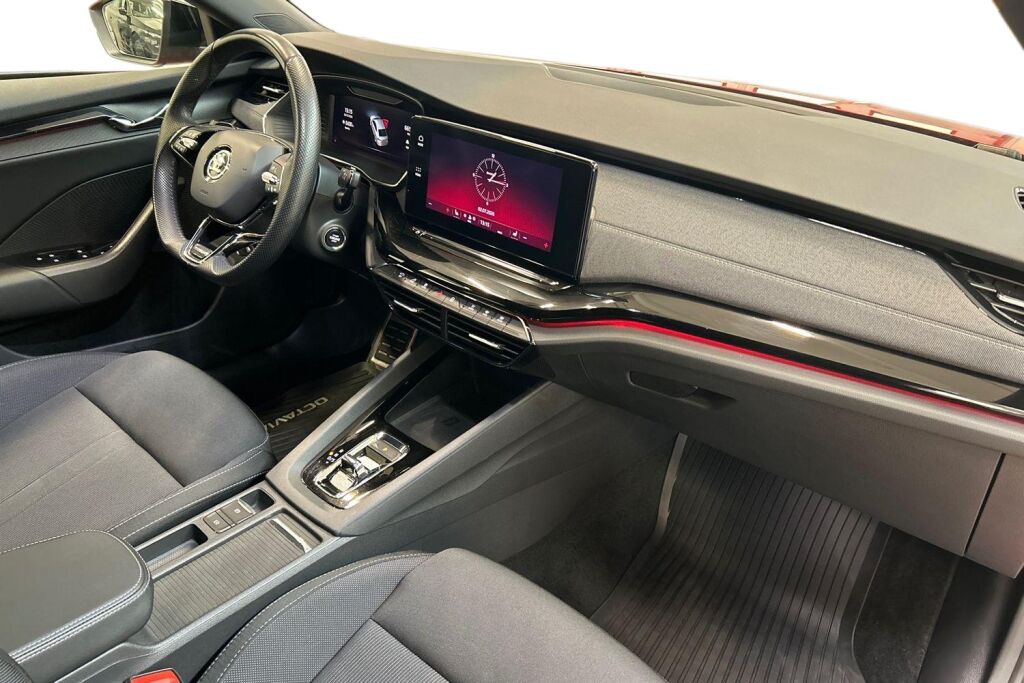 Skoda Octavia 2024 1.5 TSI SportLine eTEC DSG Autom.