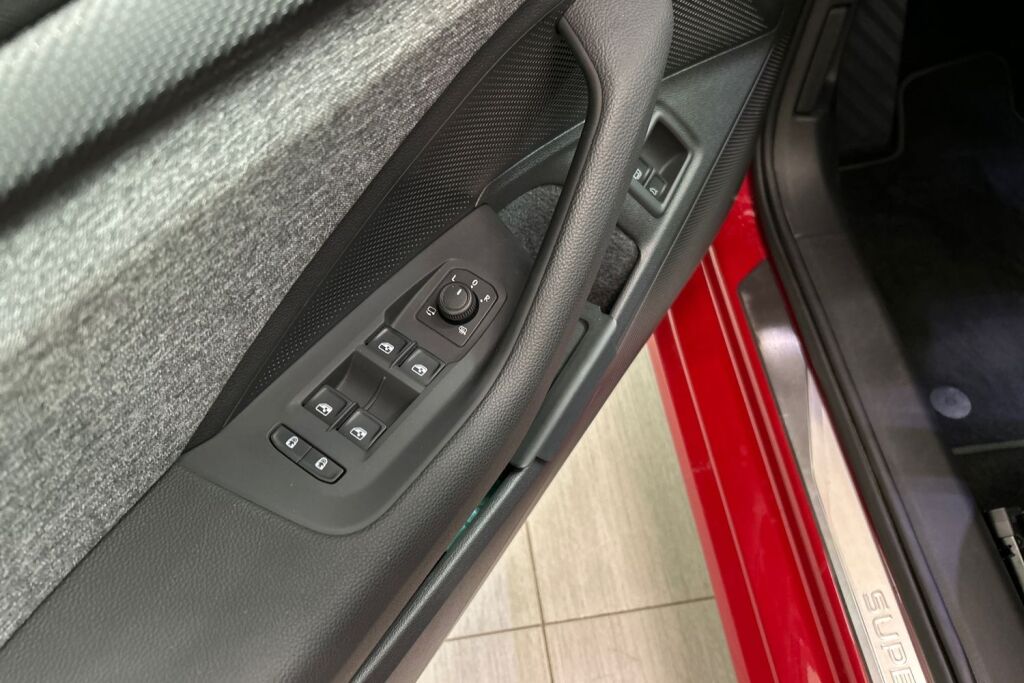 Skoda Superb 2024 Combi 1.5 TSI PHEV Style DSG Autom.