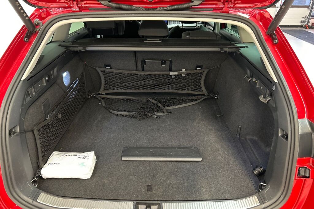 Skoda Superb 2024 Combi 1.5 TSI PHEV Style DSG Autom.