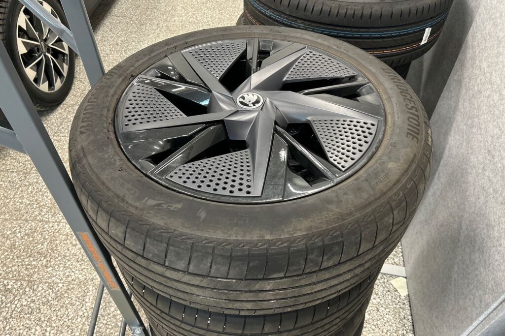 Skoda Enyaq 2024 85x 4x4 RS BusinessLine