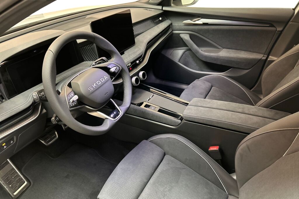 Skoda Superb 2025 1.5 TSI eTEC SportLine DSG Autom.