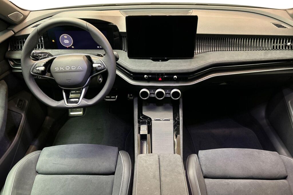 Skoda Superb 2025 1.5 TSI eTEC SportLine DSG Autom.