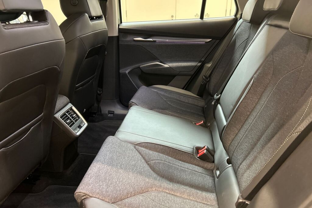SKODA Elroq 2025 60 Selection