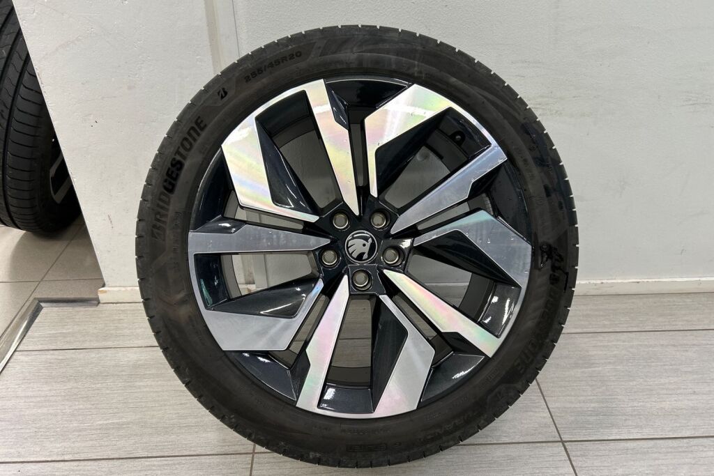 Skoda Enyaq 2025 85x 4x4 SportLine