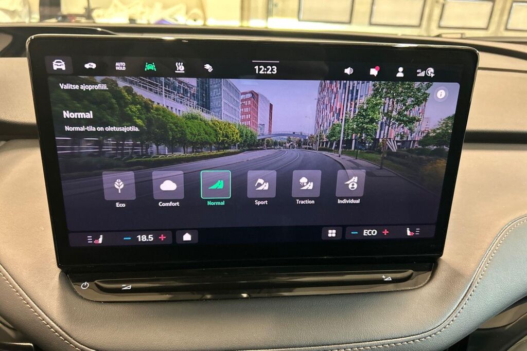 Skoda Enyaq 2025 85x 4x4 Style