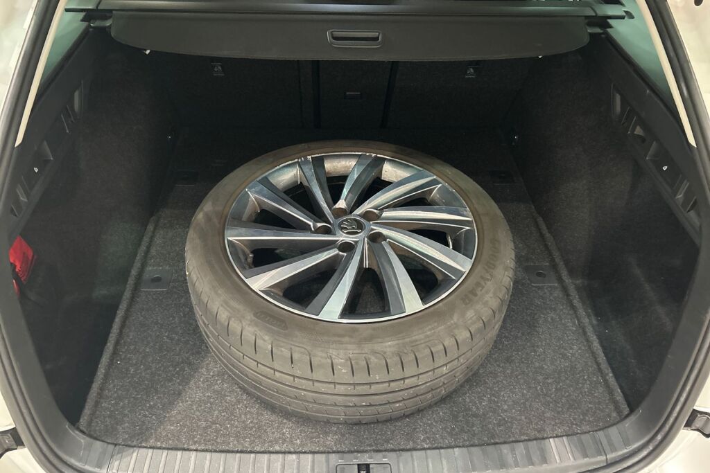 Skoda Octavia 2022 Combi 2.0 TDI 150 4x4 Style DSG Autom.