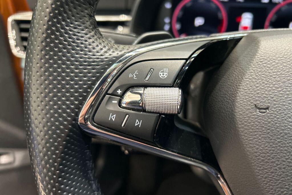 SKODA Kamiq 2023 1,5 TSI Monte Carlo DSG Autom.