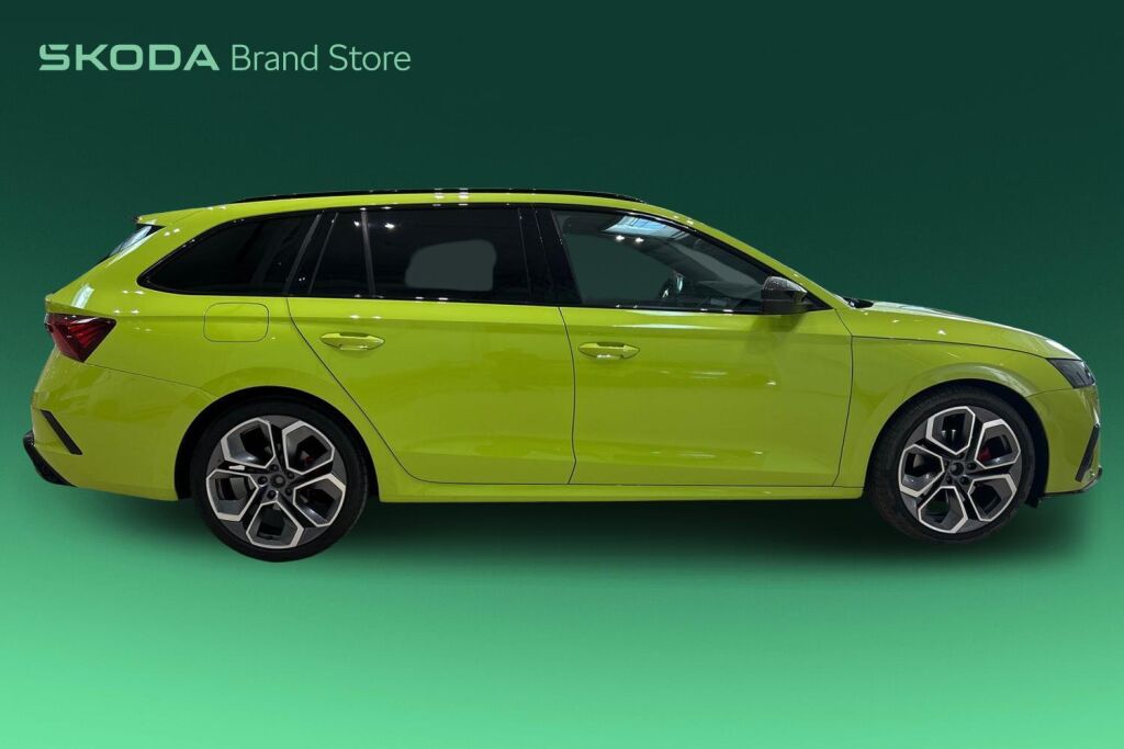 Skoda Octavia 2022 Combi 2,0 TDI 200 4x4 RS DSG Autom. Tehdastakuu 100tkm-2027!
